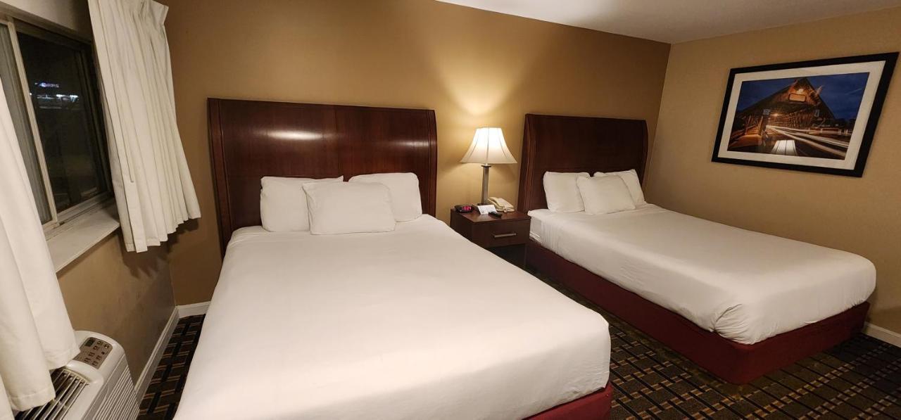 Nashoba Valley Inn & Suites Ayer Exteriér fotografie