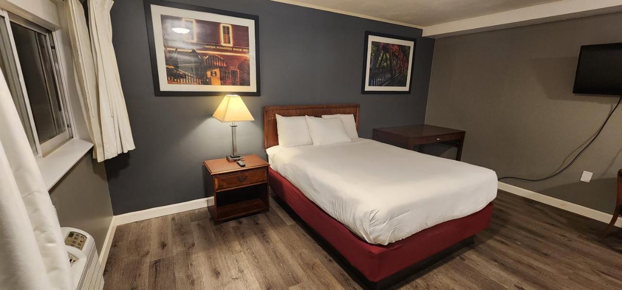 Nashoba Valley Inn & Suites Ayer Exteriér fotografie