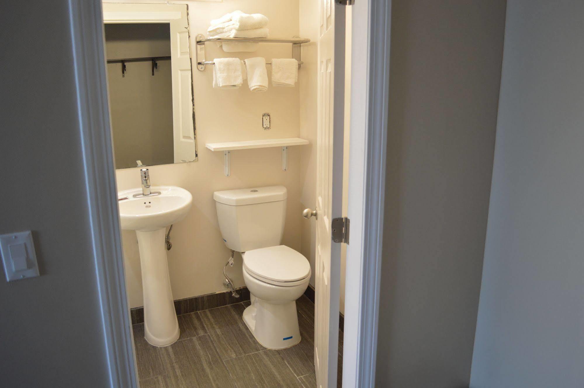 Nashoba Valley Inn & Suites Ayer Exteriér fotografie