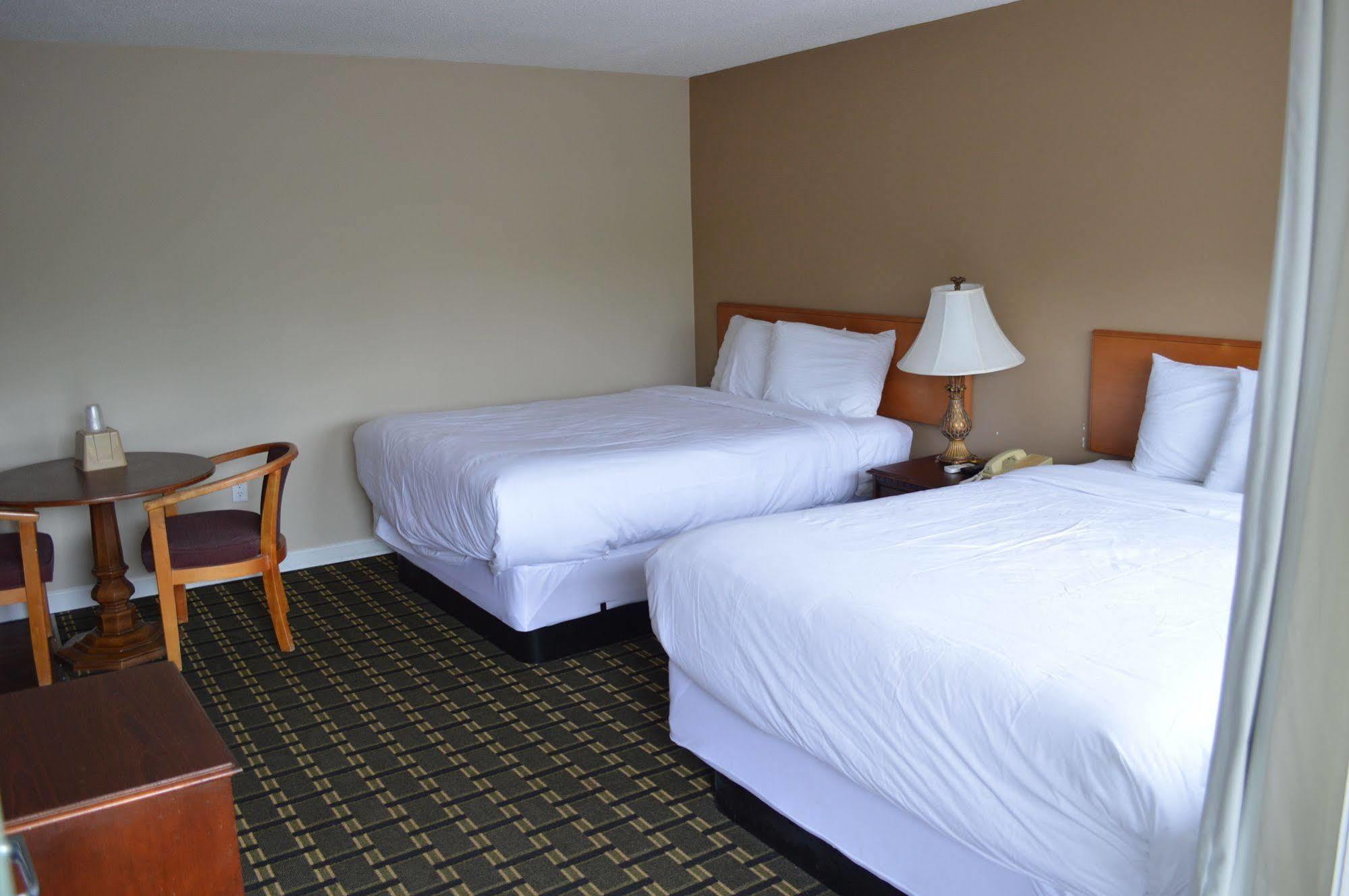Nashoba Valley Inn & Suites Ayer Exteriér fotografie